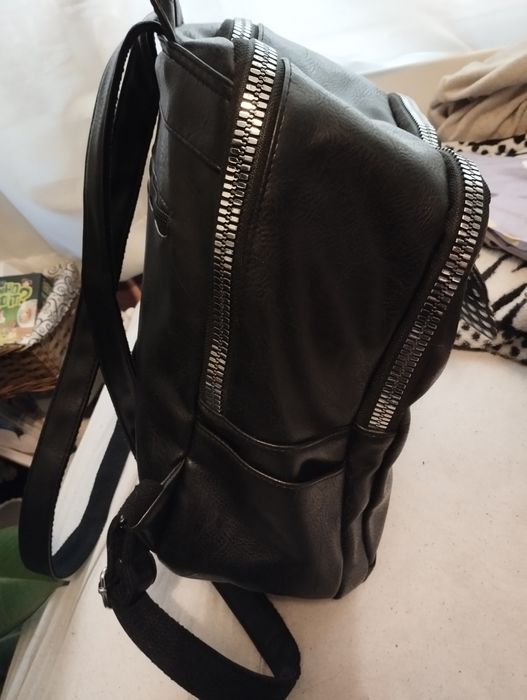 Черна Кожена раница