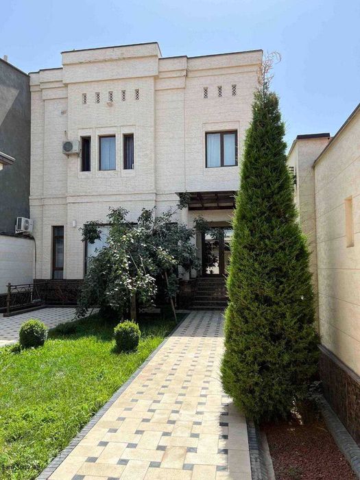 Подается Срочна Участок Кум Арик 3 соток 5 комнат Евро. рем