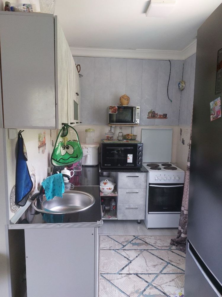 Срочно!!!Спутник 9 3/2/2 евро 45000&
