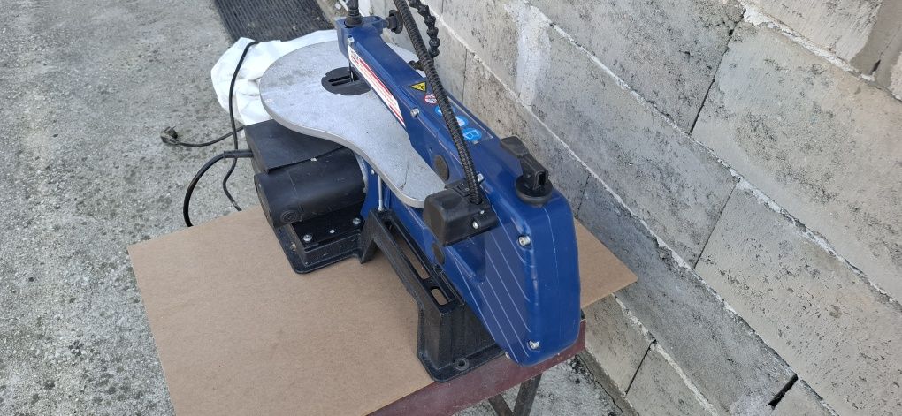 Контурен трион HBM 9960