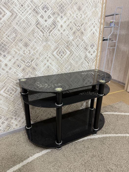 Продам подставку для телевизора и гладильную доску