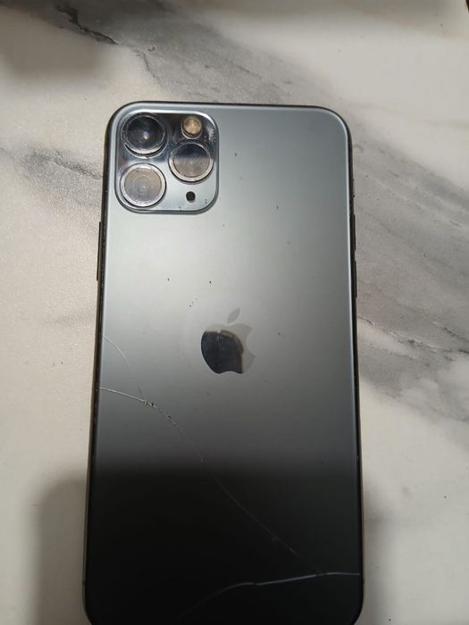 Продам Айфон 11 про!