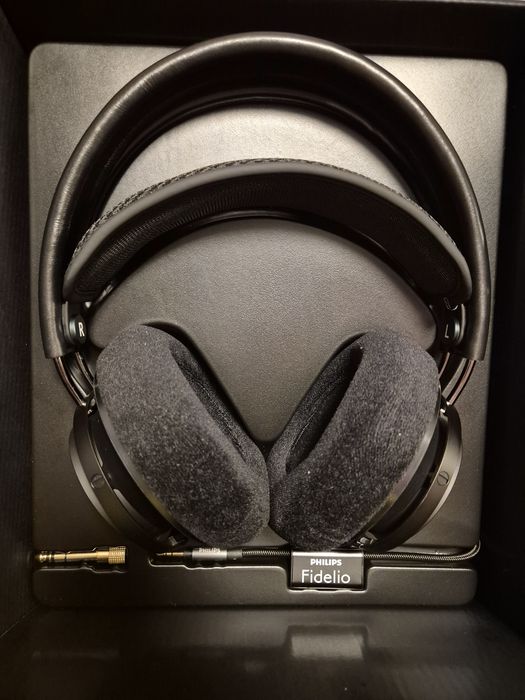 Нови слушалки Philips Fidelio X2HR