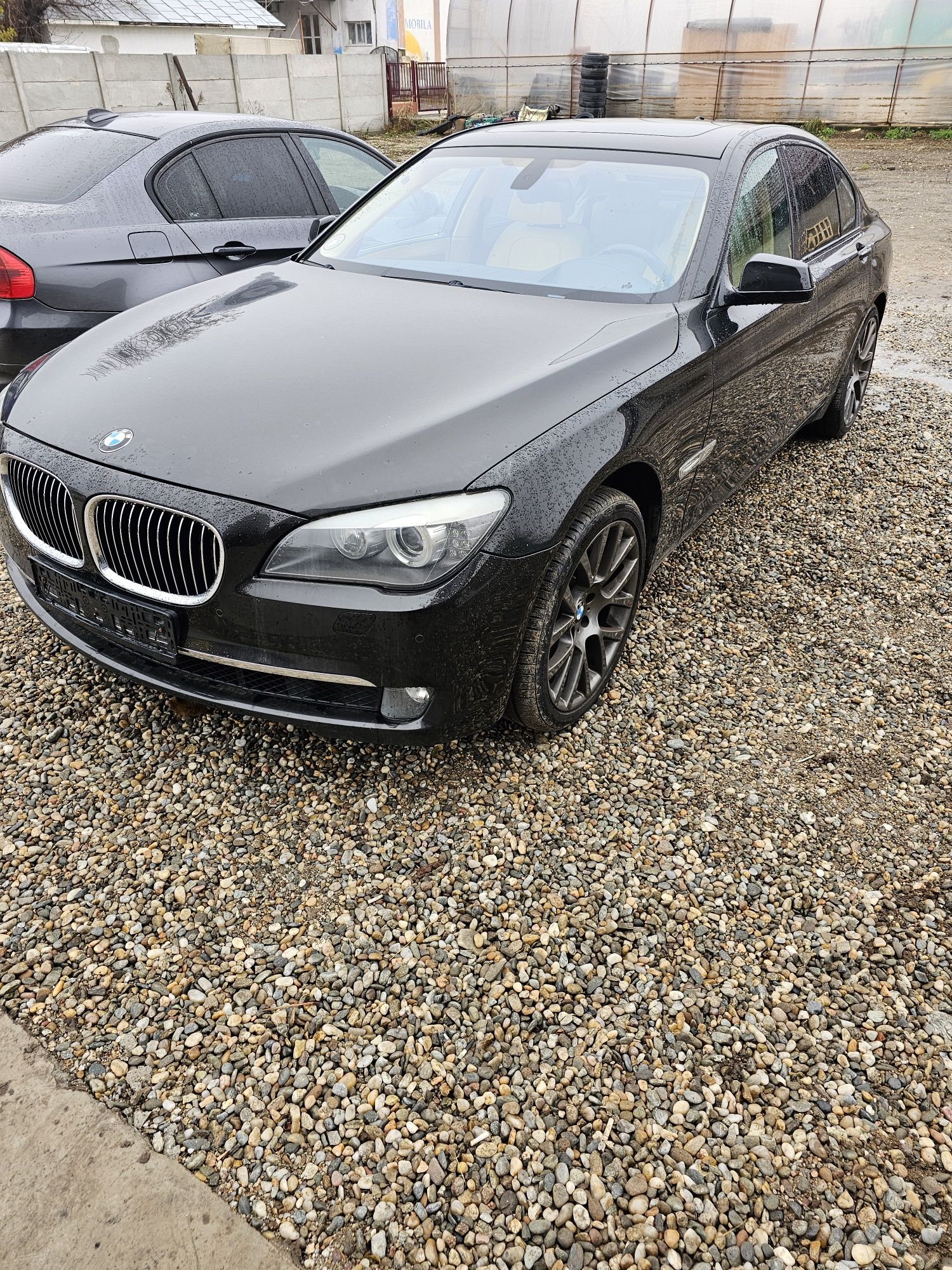 Dezmembrez bmw seria 7 f01 750 i 730 d 740 d