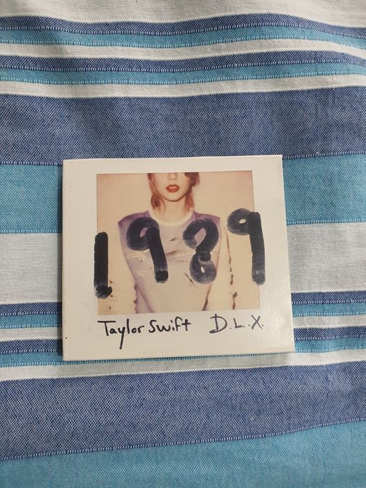 Taylor Swfit - 1989 Deluxe CD + exclusive polaroid set