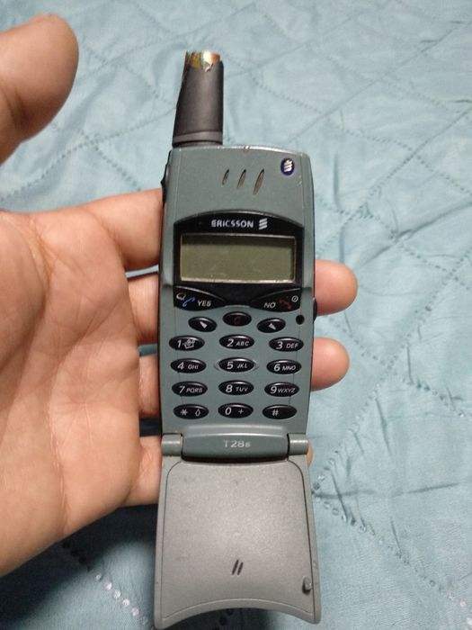 Vând sony Ericsson t28s fara acumulator