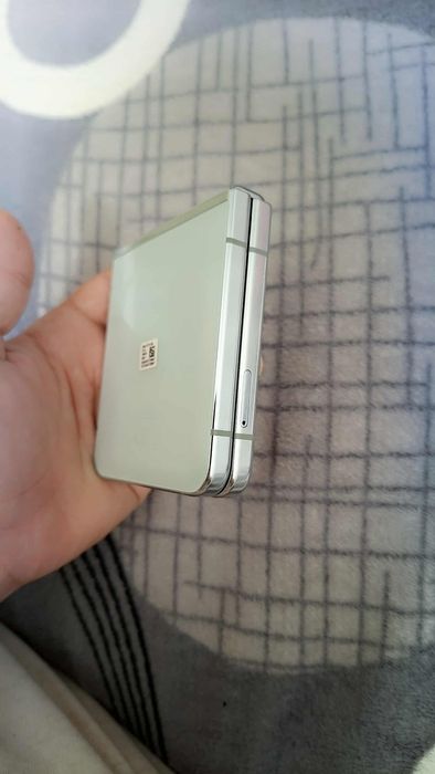 Vând Samsung Z Flip 5