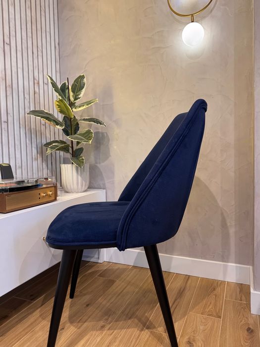 Поръчков трапезен стол синьо кадифе