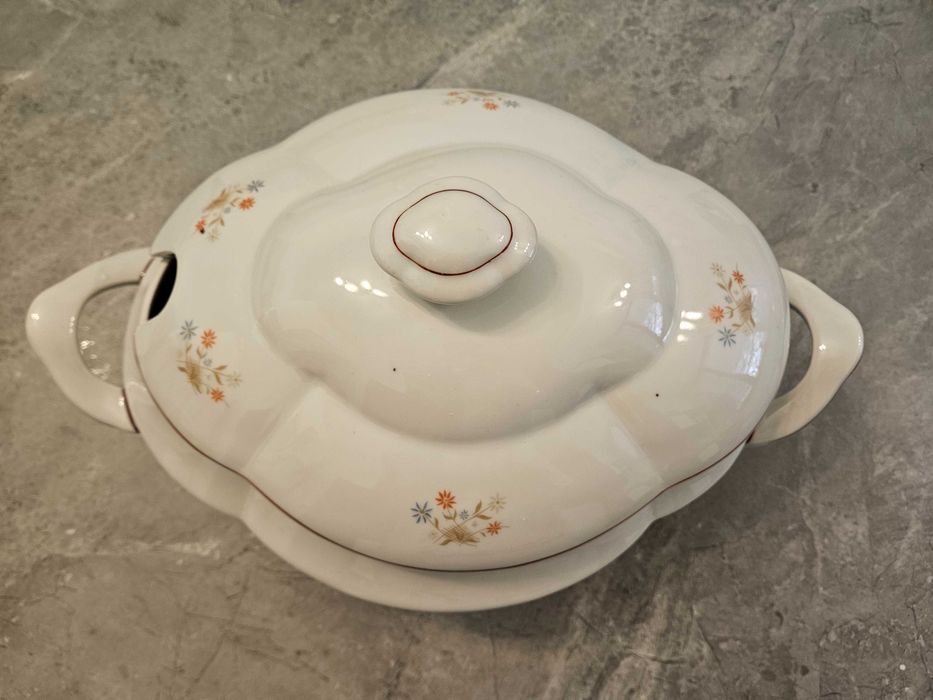 Ретро български порцелан „Изида“ – супник, сосиера и чиния - винтидж