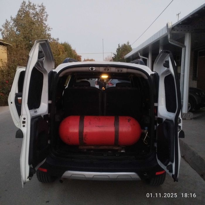 Lada Largus Lada Largus