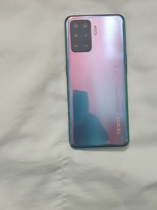 Oppo Reno 5 Lite.