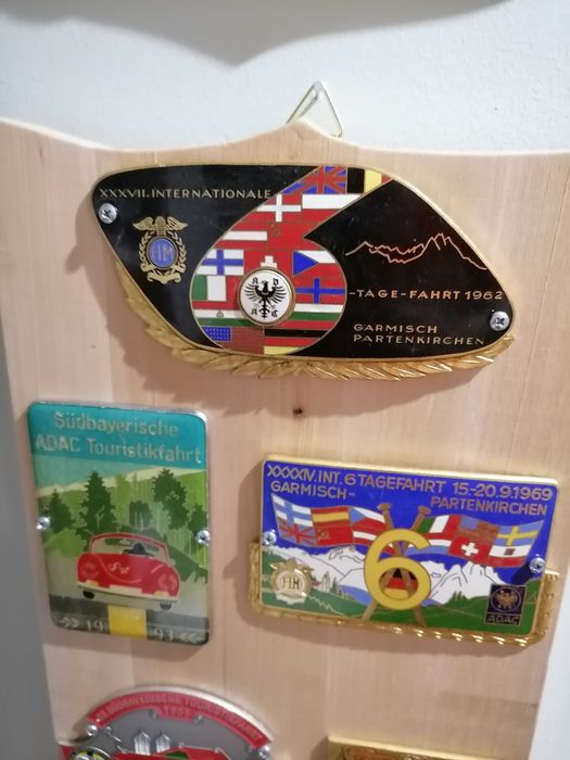 Ретро плакети за ретро автомобили