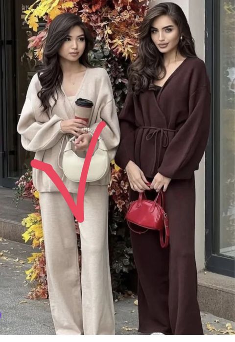 Продам костюм бежевый