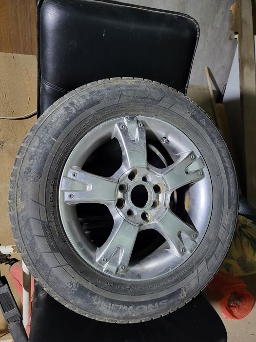 Продам комплект шин