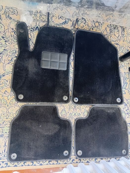 Көліктің төсеніштерін сатамын