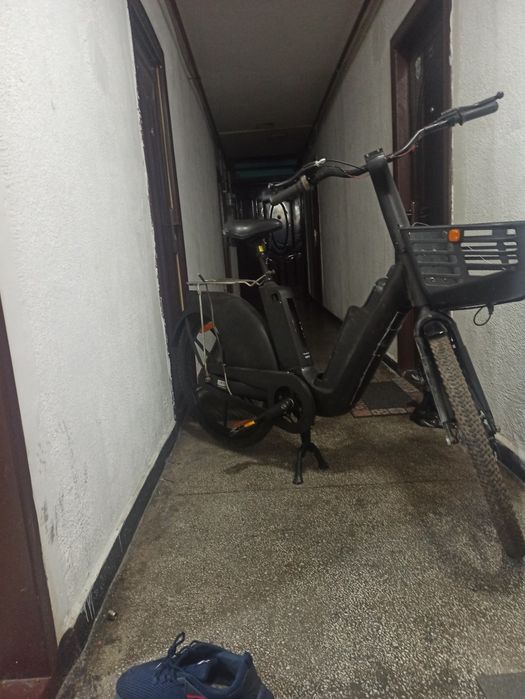 Bicicleta electrica okai fara baterie