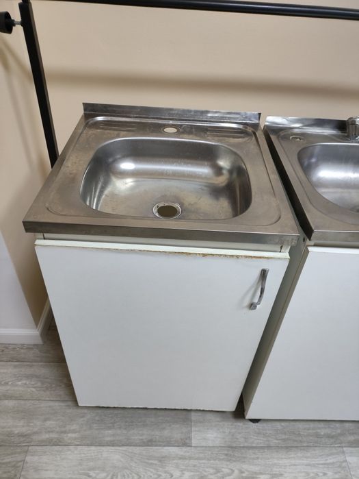 Продам шкафчик с мойкой