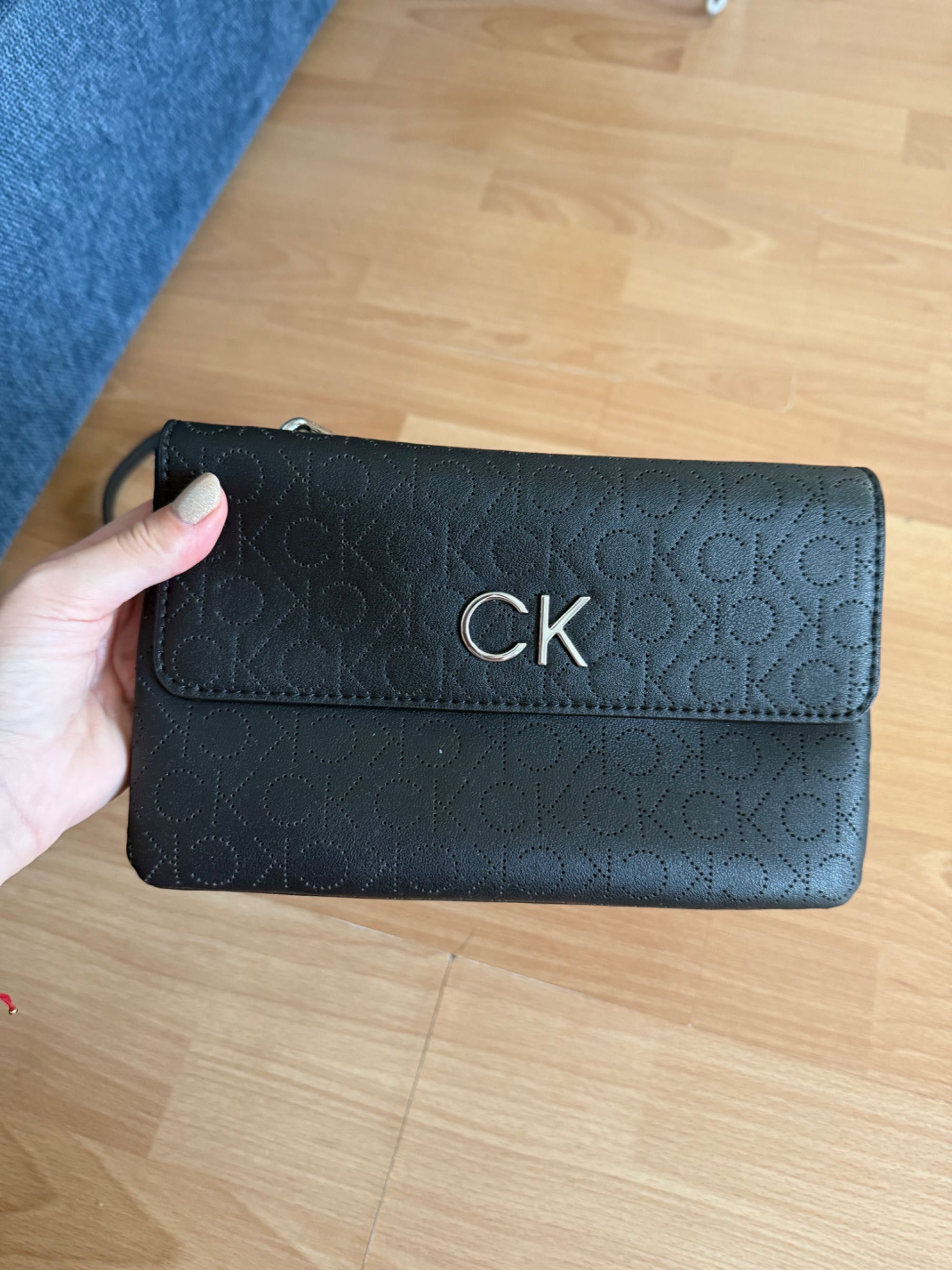 Черна дамска чанта Calvin Klein