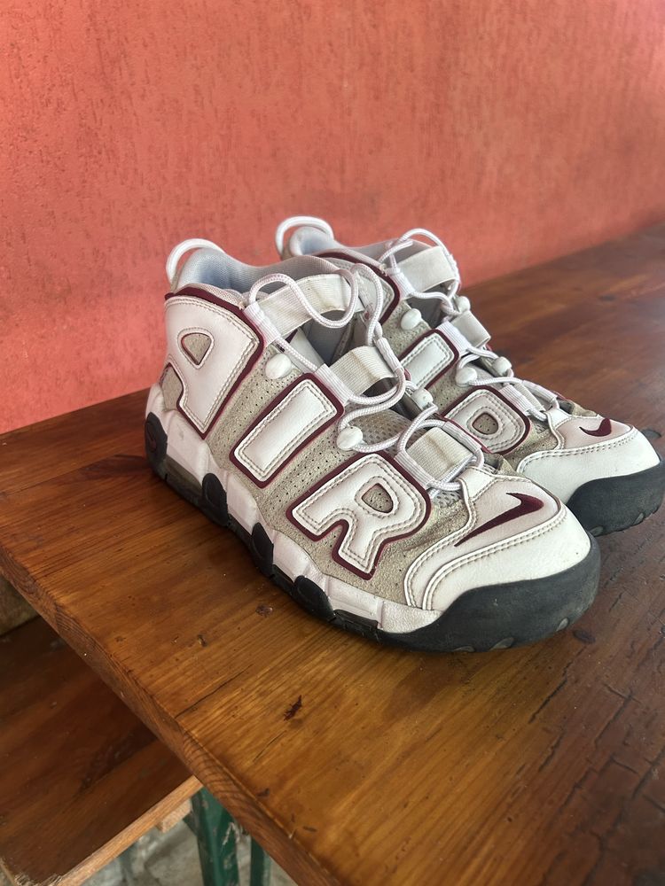 Adidasi nike uptempo
