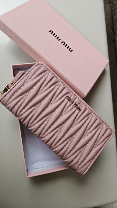 Miu Miu портфейл