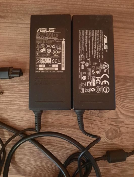 Зарядни за лаптоп Asus