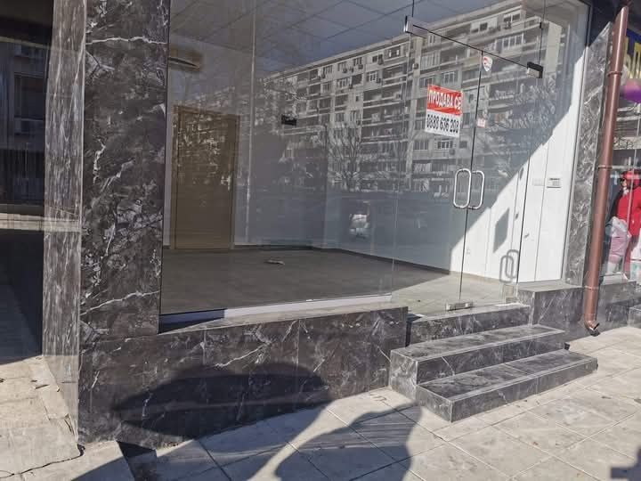 Дава се под наем Магазин в Айтос - 40 кв.м за 280.5 € - Снимка #2