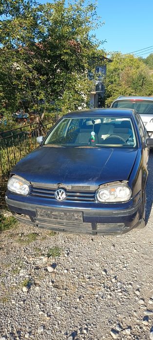 Продавам Vw Golf 4,1.4 16v-на части