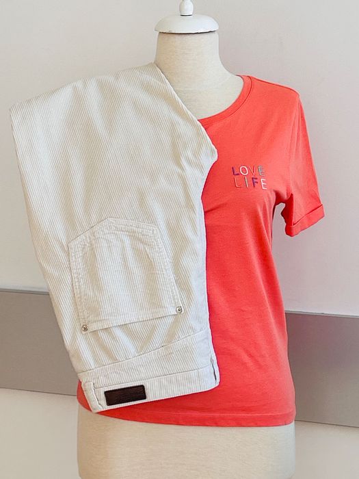 Benetton светли джинси с висока талия 28/29 номер  и коралова тениска