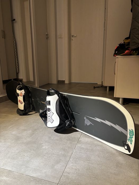 Burton Custom Camber 154 cm – snowboard profesional, predare fizică