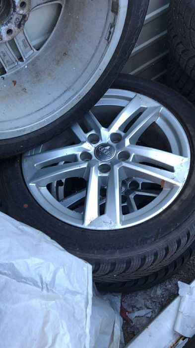 Jante R17 originale Audi A4 B9 Anvelope iarna Cod 8w0601025p et 42