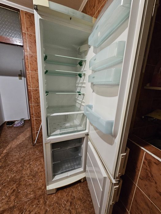 Frigider Electrolux