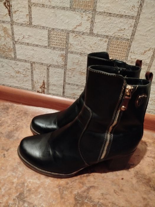 Продам зимние сапоги