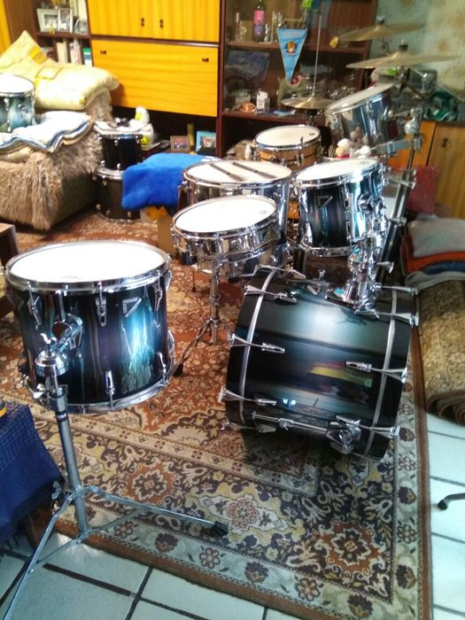 Продавам комплект барабани Remo Master Edge USA drum