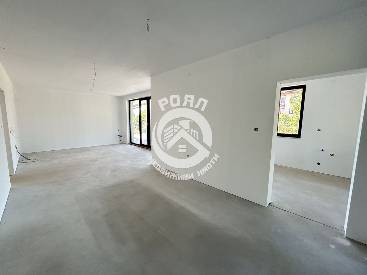 Продава се Къща в Пловдив, Остромила - 380 кв.м за 1048 €/кв.м - Снимка #3