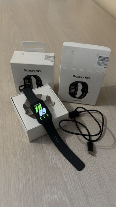 SAMSUNG Galaxy Fit3