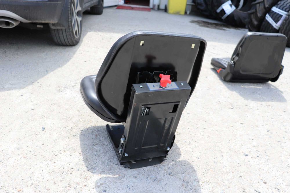 Scaun cu suspensie si reglaj pentru Tractor Universal Nou