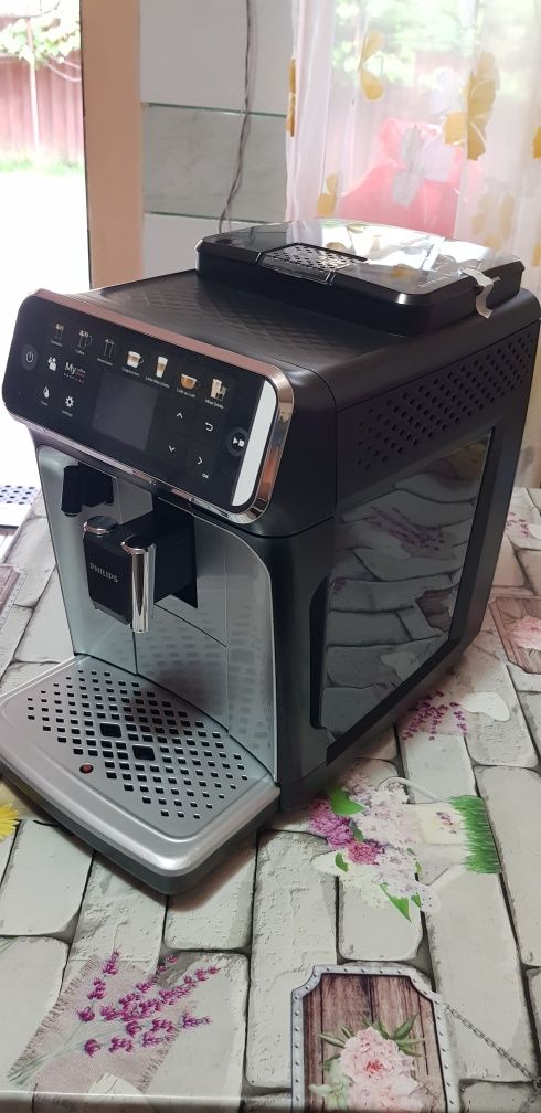 Espressor automat Philips LatteGo Seria 5400 EP5444/70, 1.8l, 1500W, 1