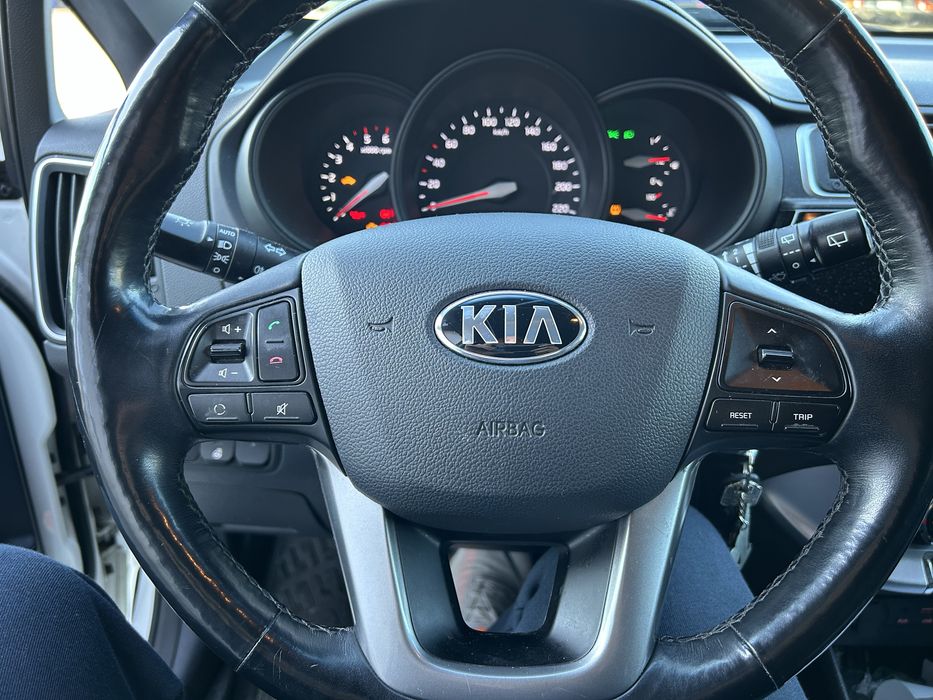 Продавам KIA RIO!!!