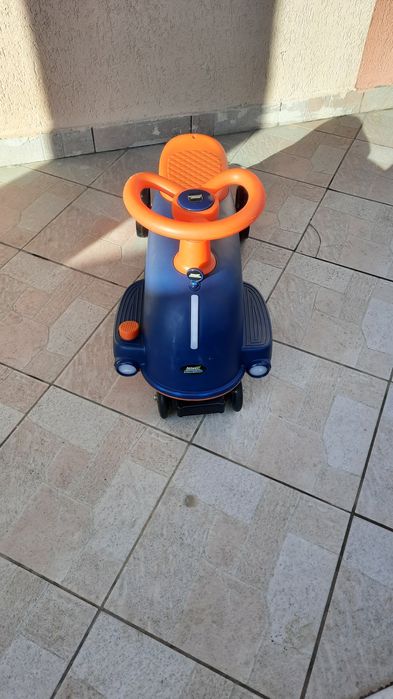 Mașinuța electrică copii