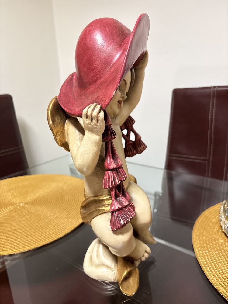 Statuie din lemn