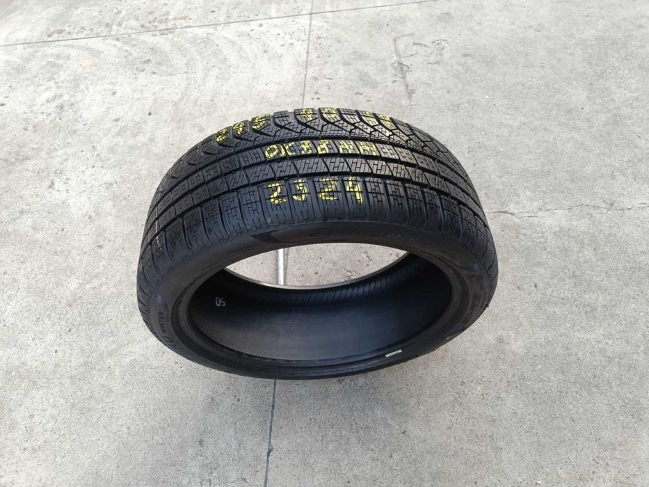 O anvelopa de iarna 245 40 19 pirelli p zero winter 7,8 mm dot 2324