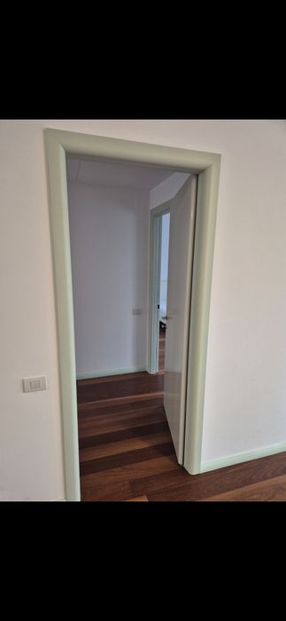 Vând usi de interior