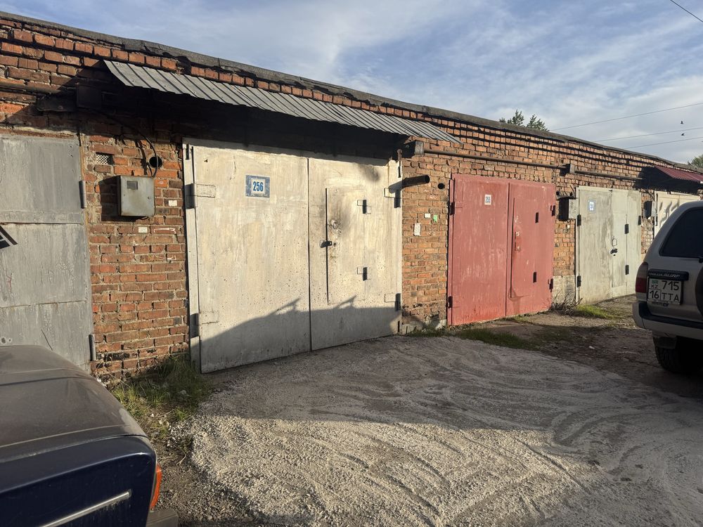 Продам гараж двухуровневый, на мирном