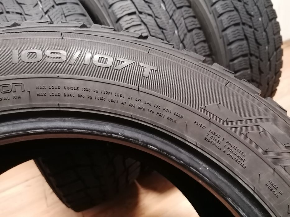 215/60/17C Nokian / бус зимни гуми