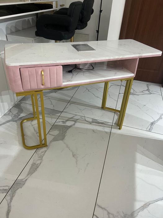 Masa pentru manichiura