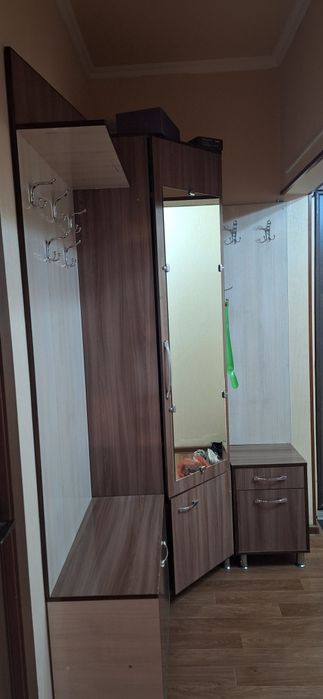 Продаеться прихожка