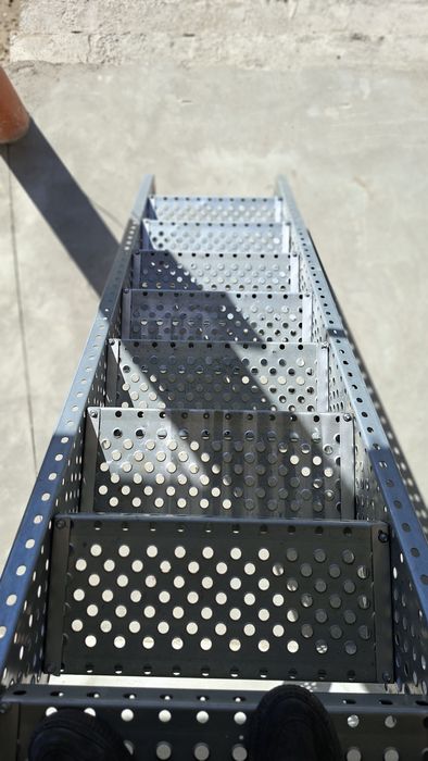 Scarii zincate metalice galvanizate exterioare