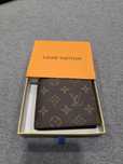 Чисто нов Louis Vuitton портфейл