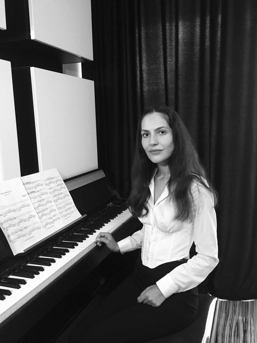 Cursuri de pian începători-intermediari