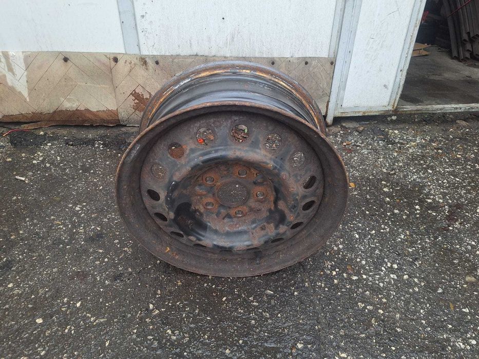 Метални дажнти за автомобил